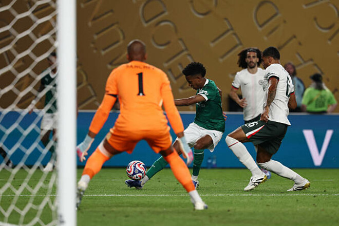 ВИДЕО. Суперудар от крестовины. Палмейрас сравнял счет в игре с Челси