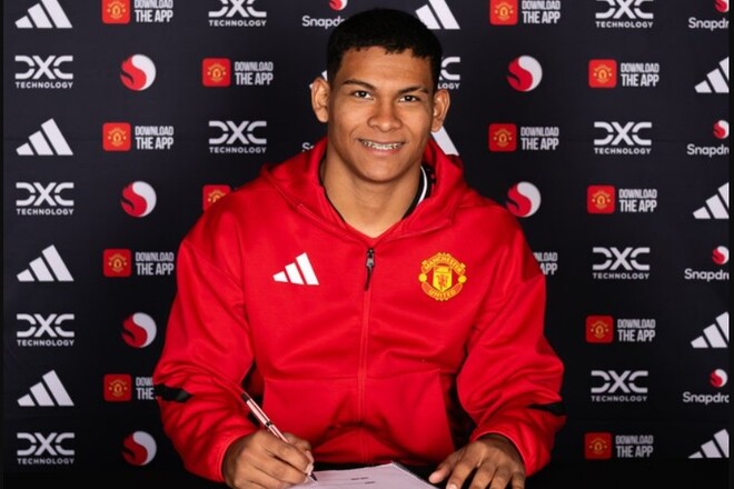 ОФИЦИАЛЬНО. Манчестер Юнайтед подписал перспективного защитника