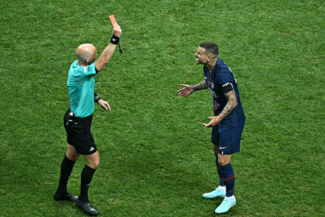 Драма на Клубном ЧМ. Игроки ПСЖ получили 2 прямые красные за 10 минут