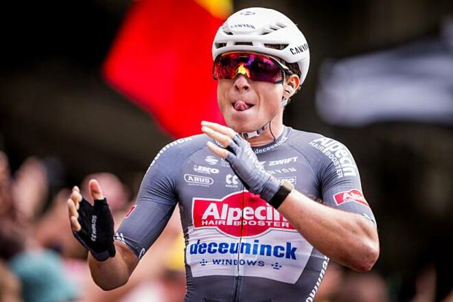 Tour de France 2025. Стартовый этап выиграл Яспер Филипсен