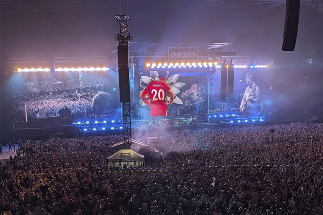 A moving tribute to the memory of Diogus from Oasis brought fans to tears
