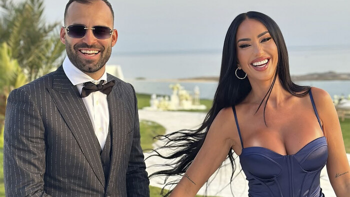 ФОТО. Экс-футболист Реала поразил сексуальным кадром с женой. Огонь