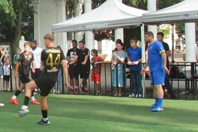 ВІДЕО. Євген Селезньов забив 8 м'ячів у товариському матчі у Вінниці