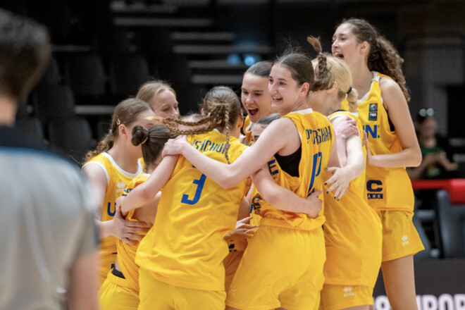 ФОТО. Емоції жіночої збірної України U-18 після перемоги над боснійками