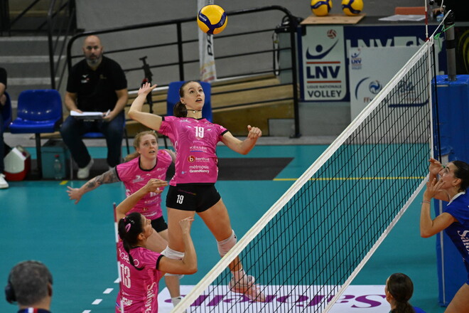 Топ-клуб чемпіонату Франції з волейболу підписав українку