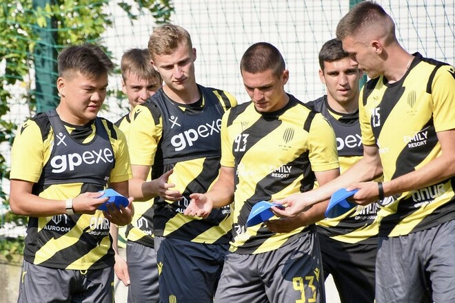 Рух проводить контрольний матч з Чорноморцем. Стартові склади