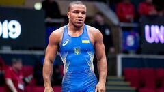 ФОТО. Машина олимпийского чемпиона пострадала от обстрела рф