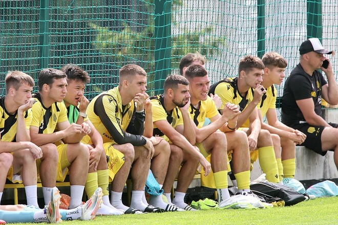 Товариський матч Руха з Епіцентром перервано через повітряну тривогу