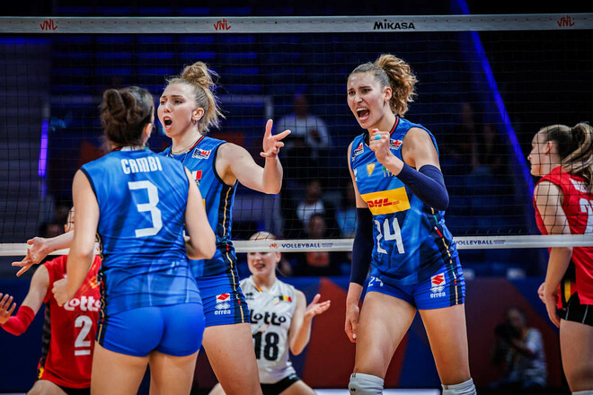 Без сенсаций в волейболе. Италия переиграла чемпионов мира в трех сетах