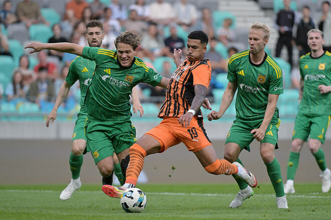 Кауан Элиас, забив Ильвесу, побил рекорд Эгиналду