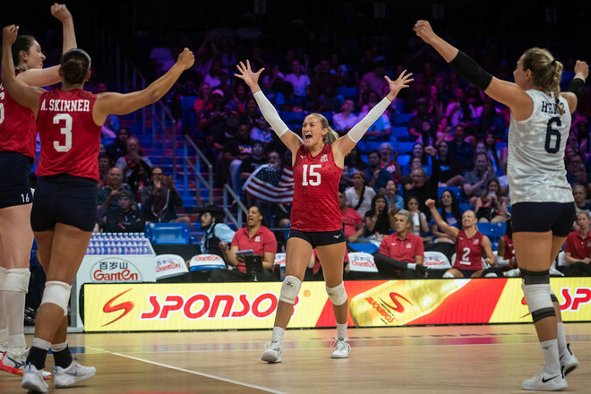 Домашний успех США. Американки с камбэком одолели соперниц в 4-х сетах