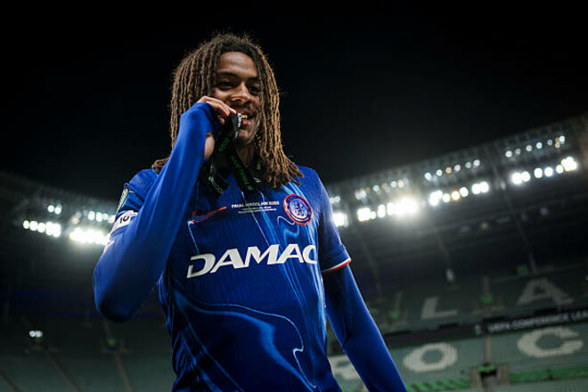 Не встиг закріпитися. Челсі вирішив продати центрального півзахисника