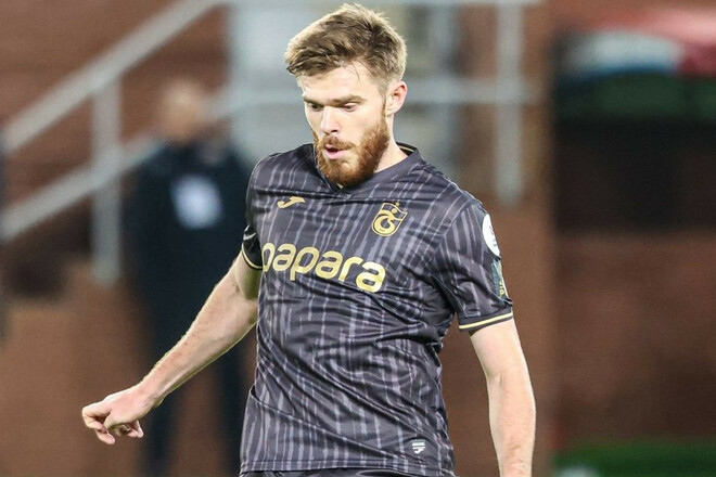 ФОТО. Батагов на носилках покинул пределы поля в финале Кубка Турции