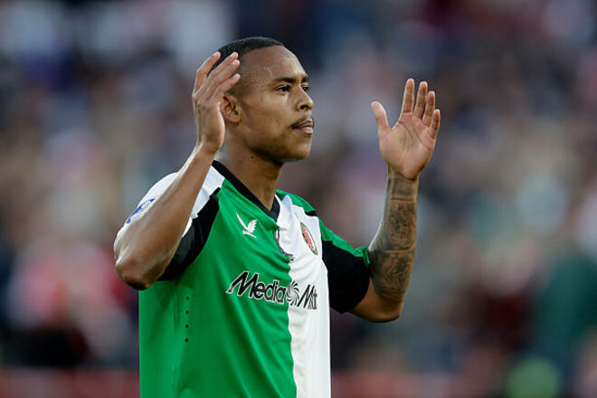 Лідер Феєноорда встав в один ряд з Ромаріо та Роналдо