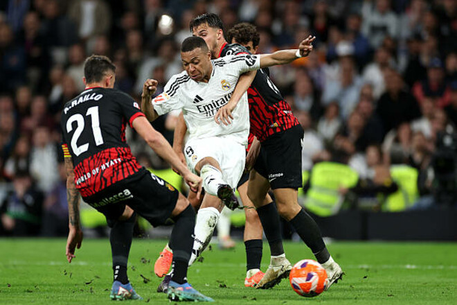 Реал вырвал победу в игре с Мальоркой. Празднование Барселоны отложено