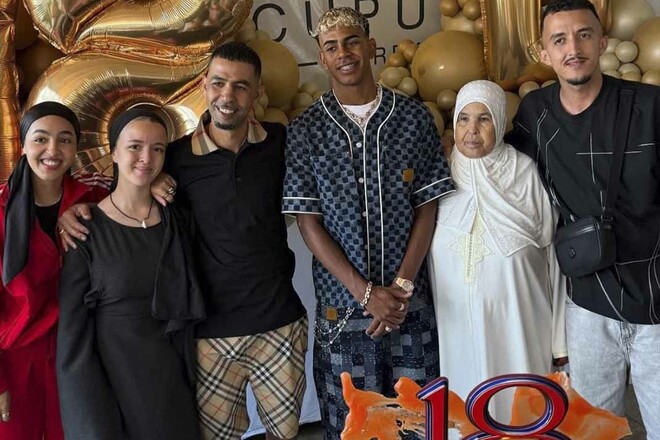 ФОТО. День рождения Ламина Ямаля начался. Опубликованы первые снимки