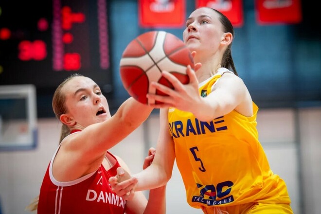 Розгромна поразка. Україна U18 поступилася Данії й посіла 16-те місце на ЧЄ