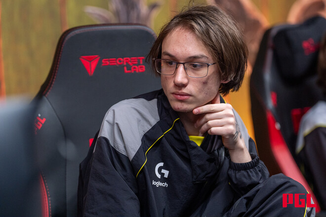 NAVI – Falcons. EWC 2025. Elimination Stage. Смотреть онлайн. LIVE