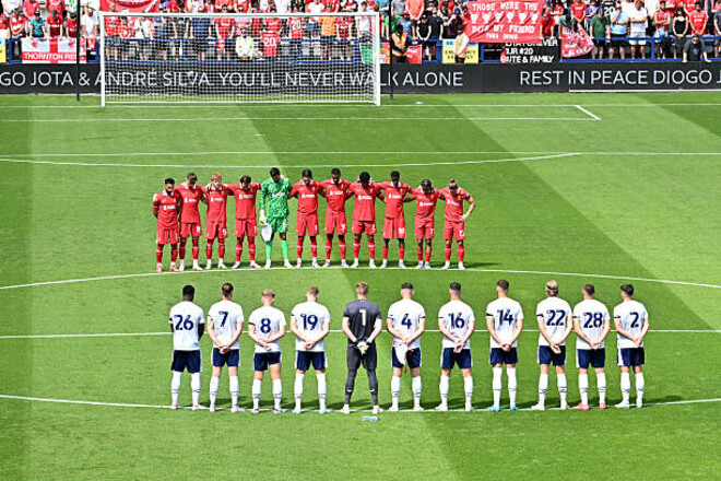 ФОТО. Ливерпуль устроил минуту молчания в 1-й игре после гибели Жоты