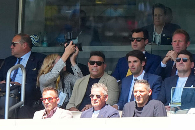 ФОТО. Легендометр зашкаливает. Известные футболисты посетили финал КЧМ