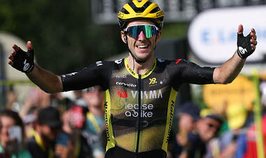 Tour de France 2025. Десятий етап виграв Саймон Єйтс