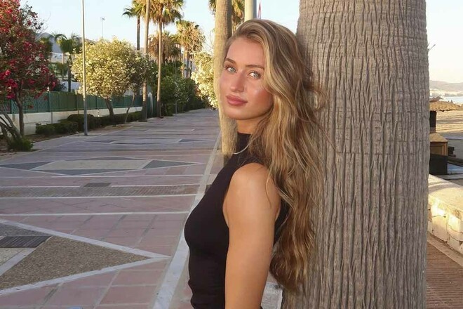 ФОТО. Бывшая звезды Баварии снялась без бюсгальтера. Огонь