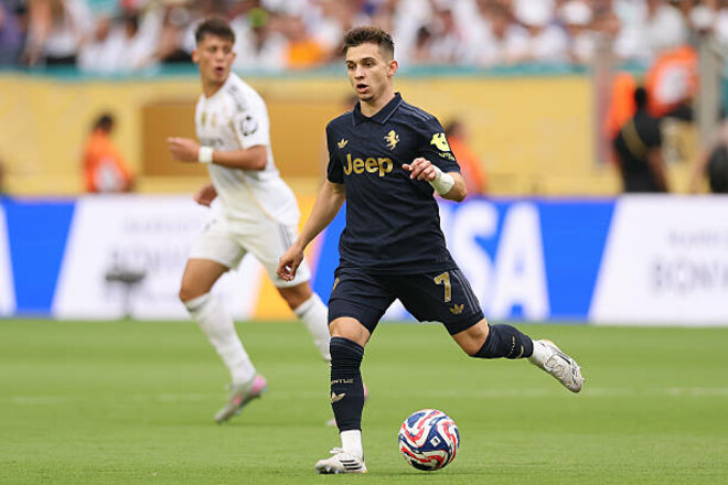 Отказал клубам АПЛ. Игрок Порту желает остаться в Ювентусе