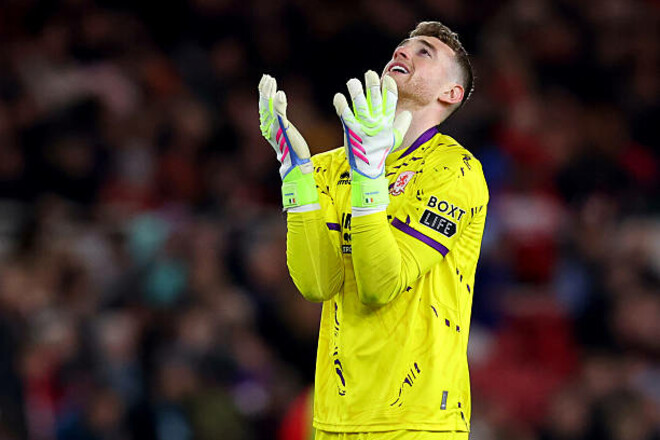 ОФІЦІЙНО. Від Забарного до Миколенка. Голкіпер Борнмута змінив клуб