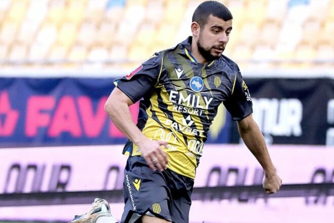 Переговоры на финальной стадии. Кривбасс пригласил полузащитника Руха