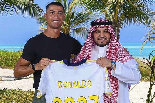 Королевская жизнь Криштиану Роналду в Саудовской Аравии: шокируючие цифры