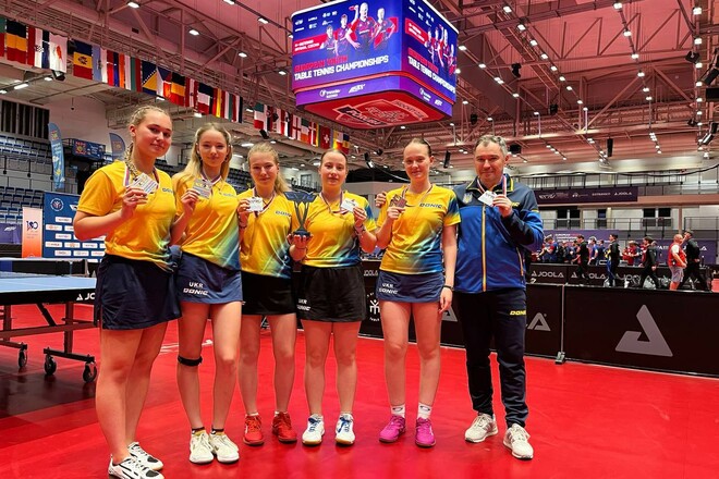 Збірна України з настільного тенісу взяла срібло юніорського ЧЄ-2025