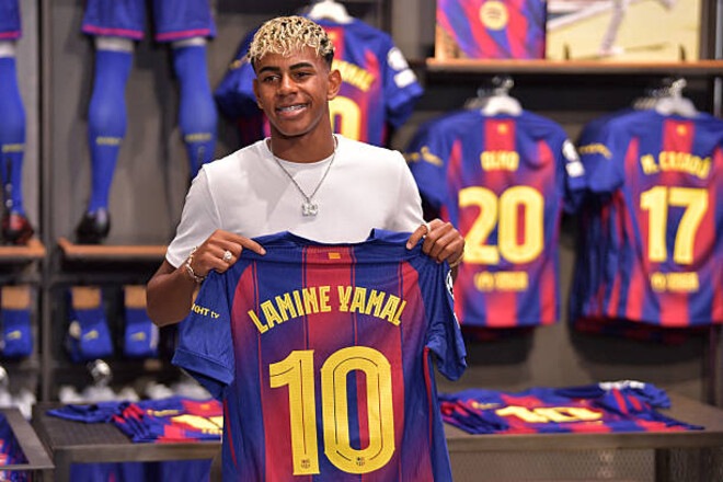 Ламін Ямаль – нова десятка Барселони. Хто грав під цим номером?