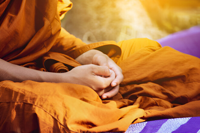 Таиландка проиграла $12 млн от монахов в азартных играх