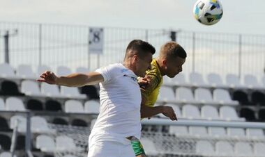Колос и СК Полтава проводят товарищеский матч в Ковалевке