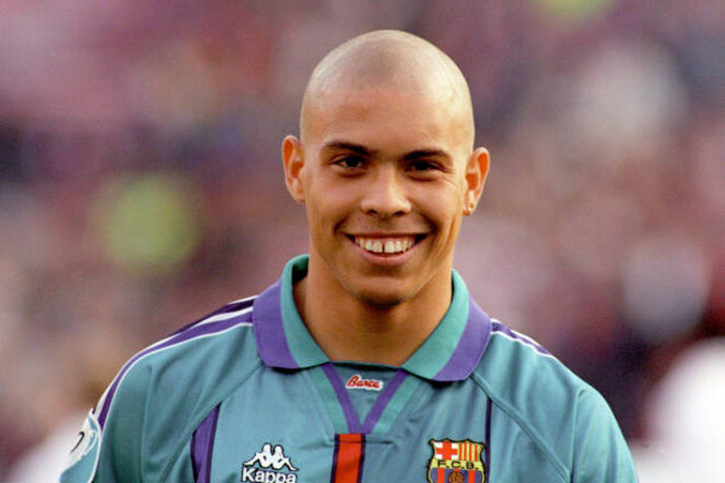Ровно 29 лет назад Роналдо стал игроком Барселоны