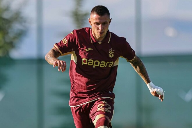 Футболист сборной Украины получил травму в товарищеском матче