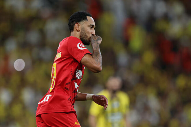 Известный форвард разорвал контракт с клубом из Саудовской Аравии