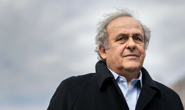 Украдены кубки, медали, трофеи. Экс-президент УЕФА был ограблен