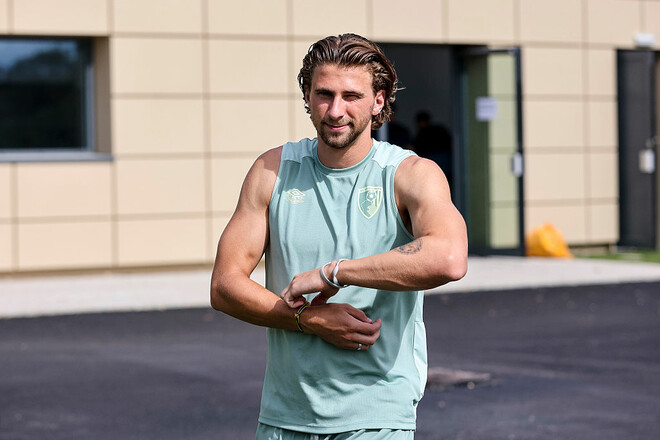 СМИ назвали клуб, который готов перехватить Забарного у ПСЖ