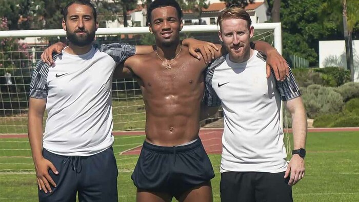 ФОТО. Юная звезда Арсенала прокачивает себя в другом виде спорте. Вау