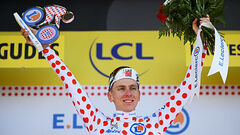 Tour de France 2025. Тадей Погачар выиграл горную разделку