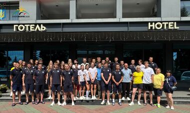 ФОТО. Українська юнацька збірна вирушила на ЄЮОФ-2025