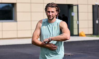 Шпоры охотятся за Забарным, взвешивание Усика, неудача волейболистов