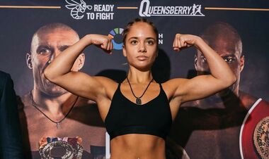 Перспективна 17-річна українка провела бій під час івенту Усика та Дюбуа