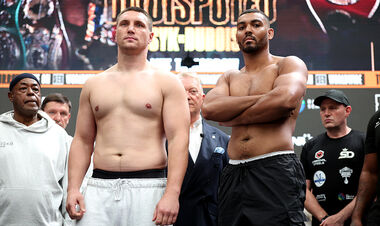 Ол мас әйелді трахает және оның ішіне кончаларды