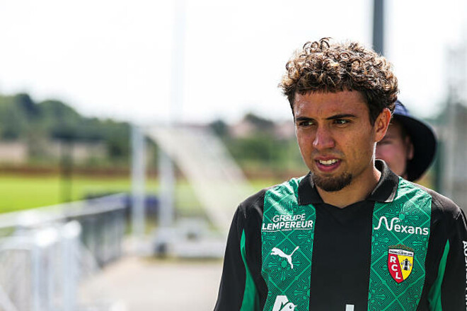 Новый партнер для Довбика. Рома договорилась о трансфере игрока Лиги 1