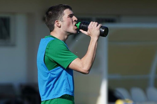 Украинский полузащитник Карпат успешно прооперирован