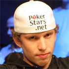 Питер Истгейт продаёт браслет WSOP