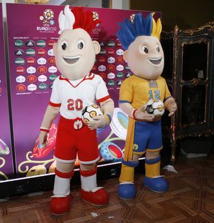 Талисманы Евро-2012: польско-украинские близнецы