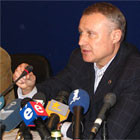 Суркис слагает с себя полномочия адвоката украинской власти